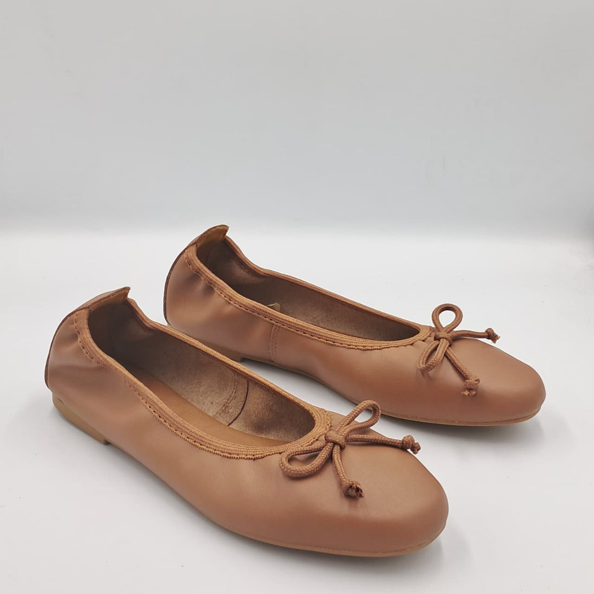 Elasticated Bow Pump - Leather