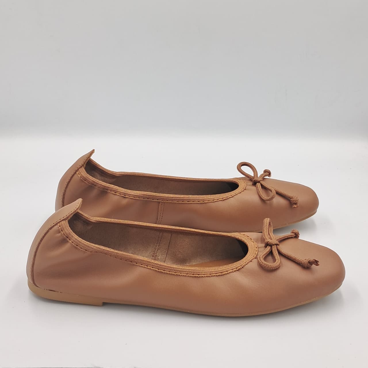Elasticated Bow Pump - Leather