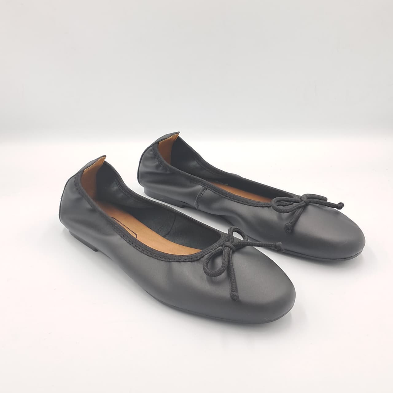 Elasticated Bow Pump - Leather