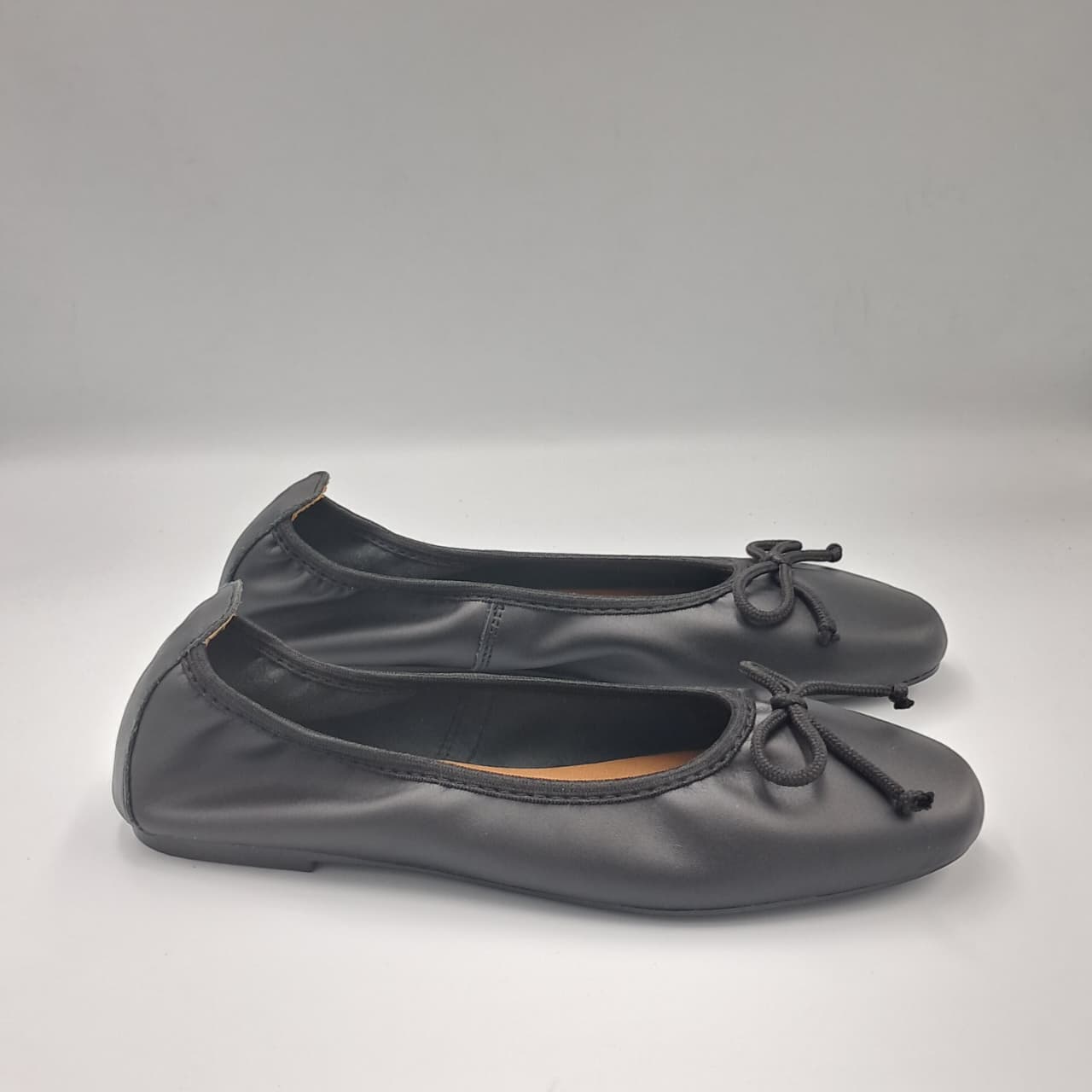 Elasticated Bow Pump - Leather