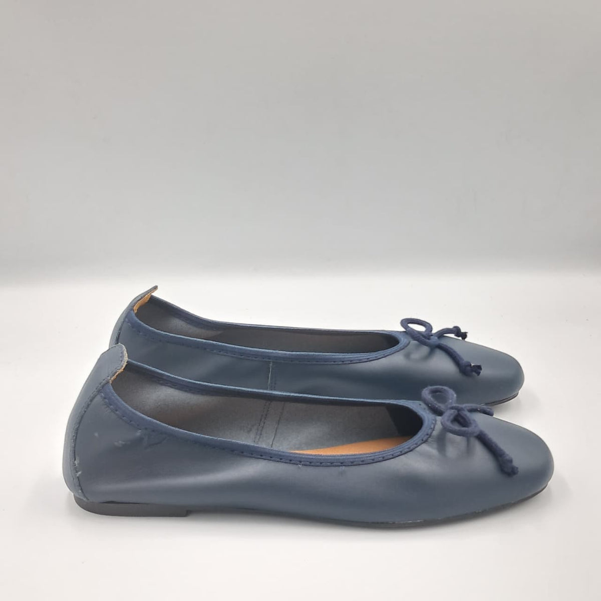 Elasticated Bow Pump - Leather