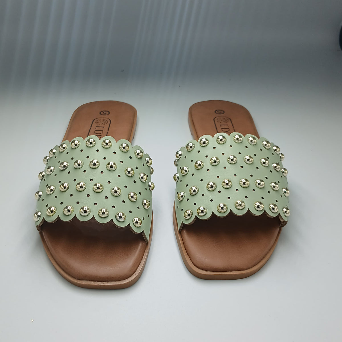 Aurelia Stud Slide